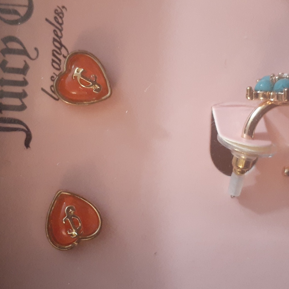 JUICY COUTURE 3 SETS OF EARRINGS - Picture 3 of 6